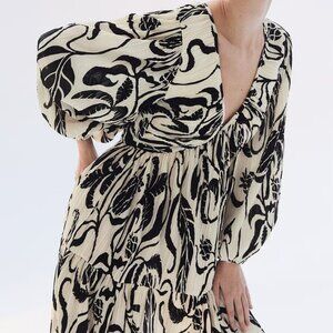 H&M  Plissé Dress Cream/black Floral Tropical Patterned Size Small New NWT